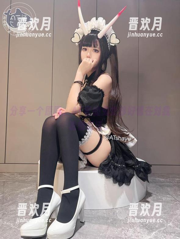 AT鲨 分享一个原图,AT鲨的兔女郎好像在对我说悄悄话。