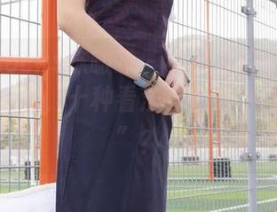 BoBoSocks袜啵啵 – 小甜豆的黑渔网袜秀：一套图，十种看法，究竟哪种最“撩”？