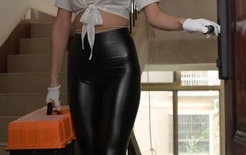 IESS异思趣向 – 原图里的碎花短裙：小六演绎甜蜜，而你跟了没？