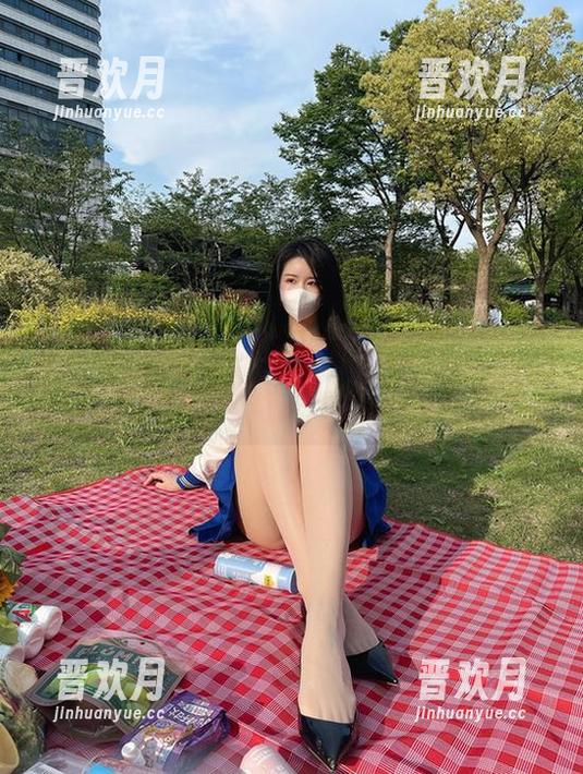 微密圈 - July芝岚的礼服：套图里，你最想和哪个礼服打个招呼？下载吧！