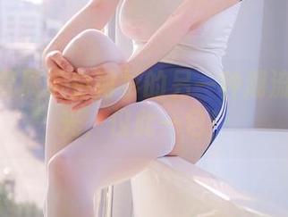 KaYa萱展示白衬衫的另一种潮流：无圣光，仅此一包！
