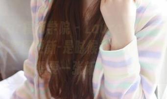 MFStar模范学院 – Laura苏雨彤新的办公姿态套图更新-是时候换个办公环境了，好想要一张新的椅子！