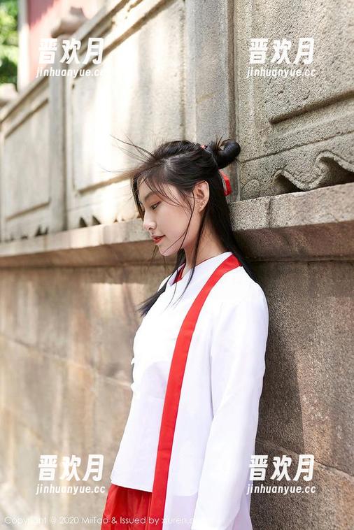 MiiTao蜜桃社-伊素妍 MiiTao蜜桃社 - 秘书的正确姿势:美图+伊素妍,工作八小时也有糖吃!