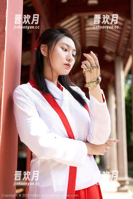 MiiTao蜜桃社-陆萱萱Cecilia MiiTao蜜桃社 - 陆萱萱Cecilia的油亮福利,猜猜这张图里放了多少灯油?