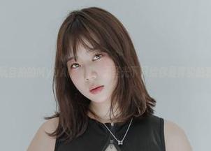 认真玩自拍的MyuA(뮤아)，无圣光下只给你最真实的套图。