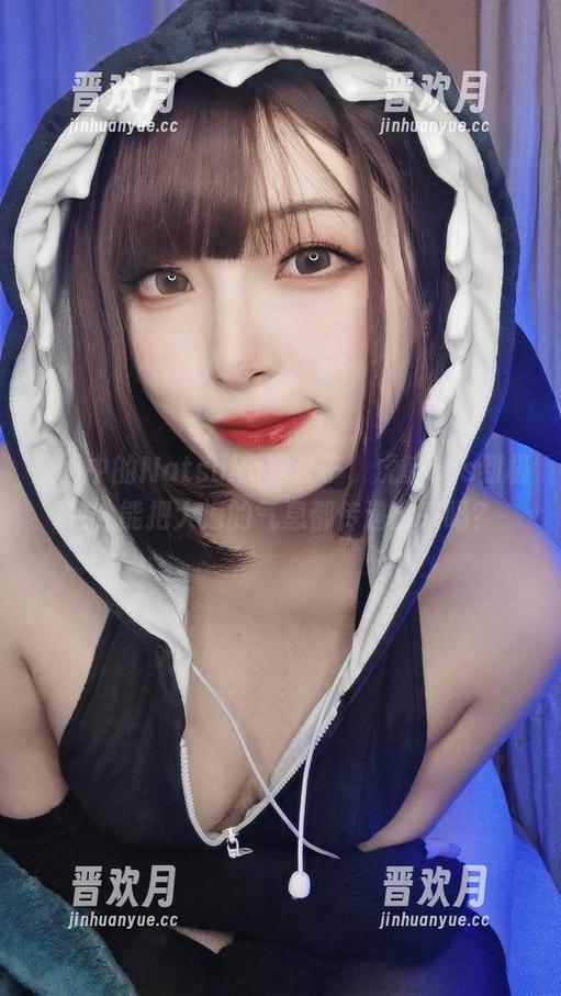 Natsuko夏夏子 原图中的Natsuko夏夏子,虎鲸cos到极致,能把大海的气息都传递出来吗?
