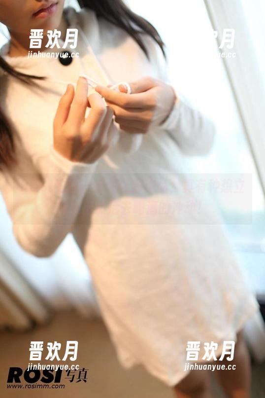 ROSI ROSI的这一系列礼服作品,真有种想立刻换上然后去喝酒的冲动!