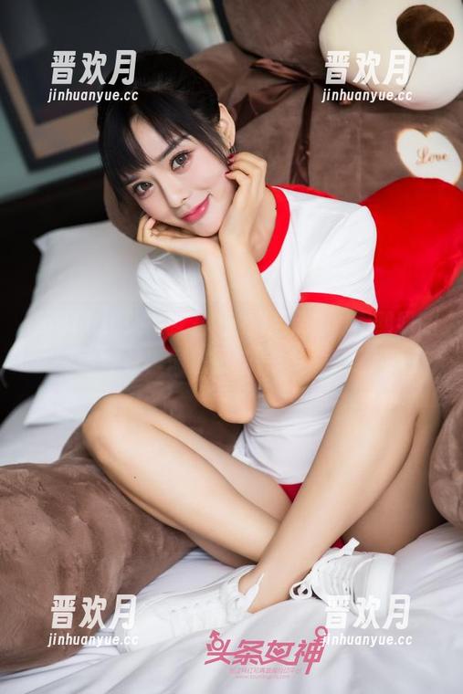 TouTiao头条女神-周熙妍 TouTiao头条女神 - 不得不说,周熙妍的套装真好看,最重要的是……免费下载!