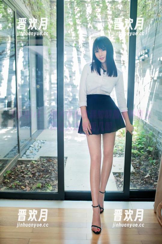 TuiGirl-赵纹清 TuiGirl - 图片中赵纹清的制服有种魔力,真让人想多看几眼。