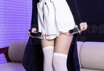 XIAOYU语画界 – 当私拍遇上大办公桌：李丽莎的办公室时光