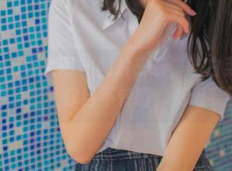 Xiuren秀人网 – 图片来袭，吃白菜的vi菜菜的美腿让你目不转睛，资源要不要？