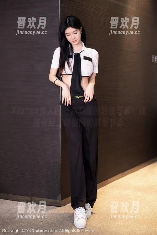 Xiuren秀人网-唐翩翩 Xiuren秀人网 - 唐翩翩的豹纹写真:迷路在野生动物园的时髦节奏
