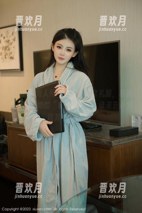 Xiuren秀人网-林乐一 Xiuren秀人网 - 林乐一这套礼服,私房写真成了她的“私人秀场”,谁来告诉我这其中的奥秘?