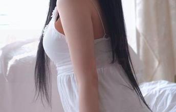 图包一快一慢，Zia(지아)的死库水写真让人有种扑面而来的夏日梦幻感。