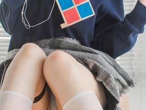 礼服？不，izumi泉桃子提供的免费下载更像一次‘过度打扮’的征途！