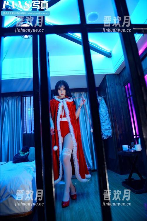 pans-安妮 pans - 这图片!安妮的美脚在无圣光下,显出一种不经意的优雅。
