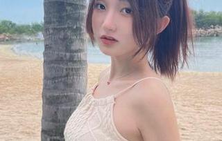 roroki骷髅姬试黑丝早已有先例，只是如今天气更凉，原图，作品值得细品了。