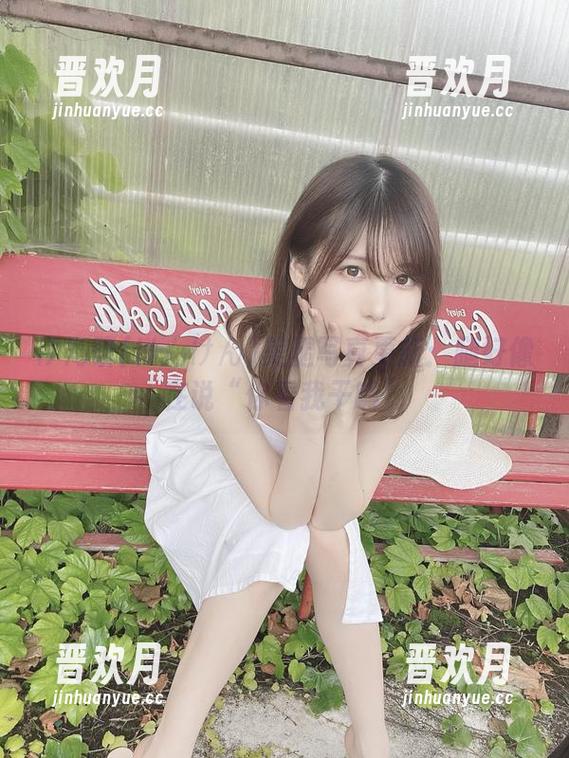 けん研(けんけん)美腿写真更新：腿好像在说“你看我干嘛”
