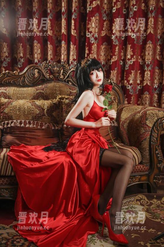 来看“一米八的大梨子”在线的吉他姐姐，图片里的每一个姿态都很迷人