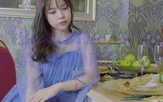 丽柜 – 发现晴晴和她的小伙伴的新拍摄，最新双人照片好像隐藏了一些小心思。