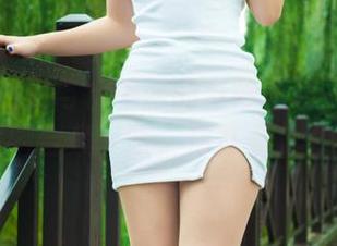 丽柜 – 美女与水手服的奇妙邂逅——露露的美图合集，哦，你在看什么呢？