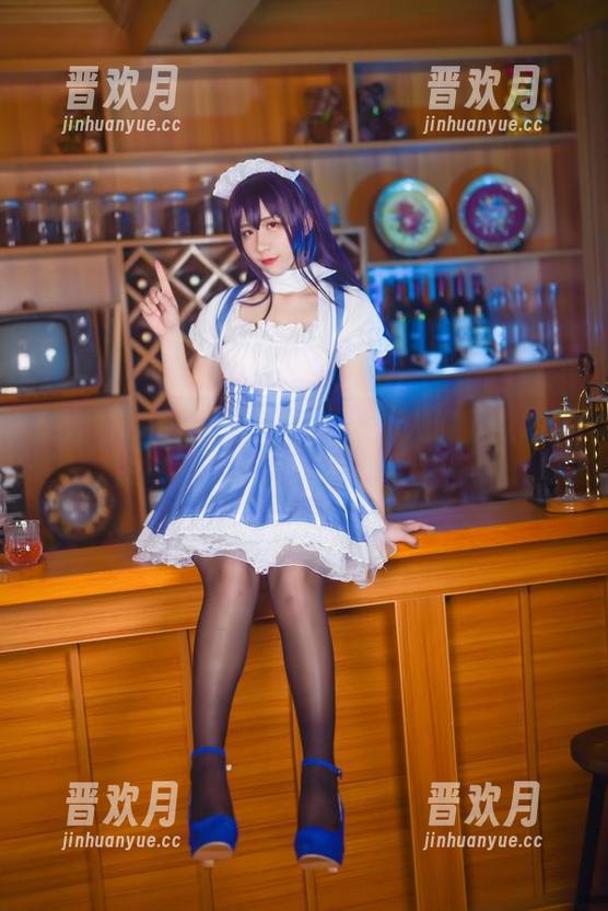 九曲Jean 在九曲Jean的红裙校园里,人们默默地将审美提升到新高度……或许。