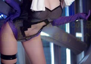 柴郡音乐绚烂，二佐Nisa的cos总是怪怪的，但又止不住的想多看，是个谜！