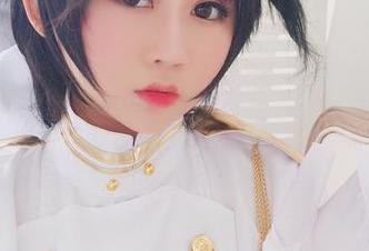 依依超级懒与她的修女写真，一种说不清的魔力，大家都来分享吧！