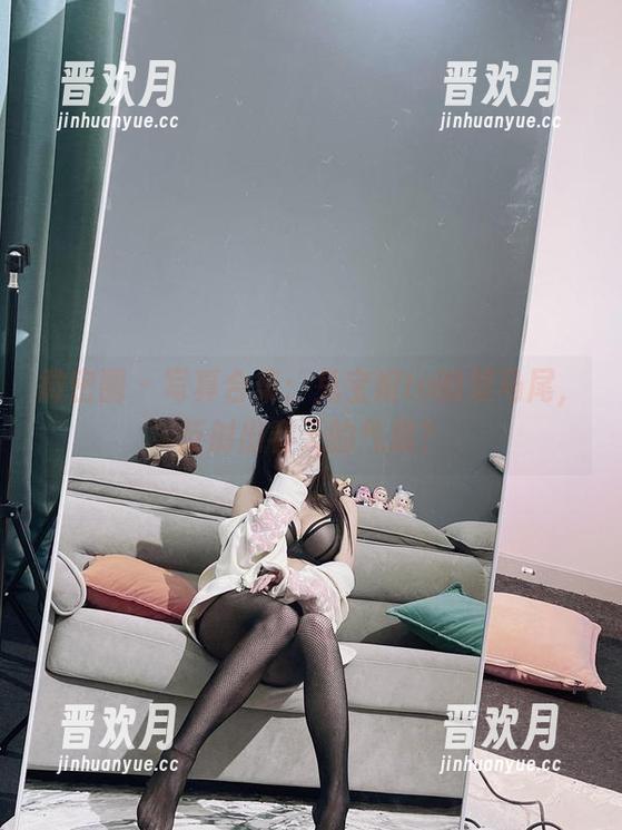 兔宝妮to 微密圈 - 写真合集:兔宝妮to的双马尾,反射出春天的气息?