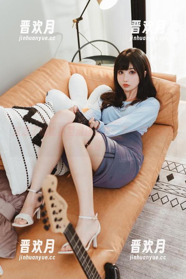 凉凉子的比基尼混搭合集：不一样的海滩妆容