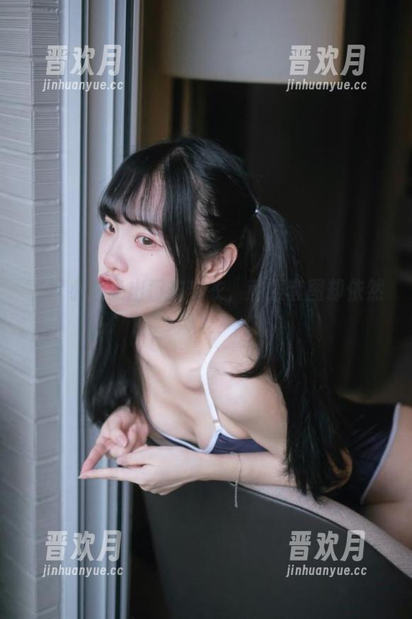 可可小白兔 可可小白兔出门忘穿衣,和服套图却依然爆表?