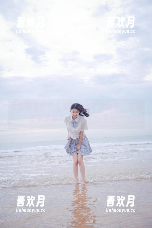 周叽是可爱兔兔 看周叽是可爱兔兔的美足写真合集,脑海里全是那个‘脚’字的晃悠…