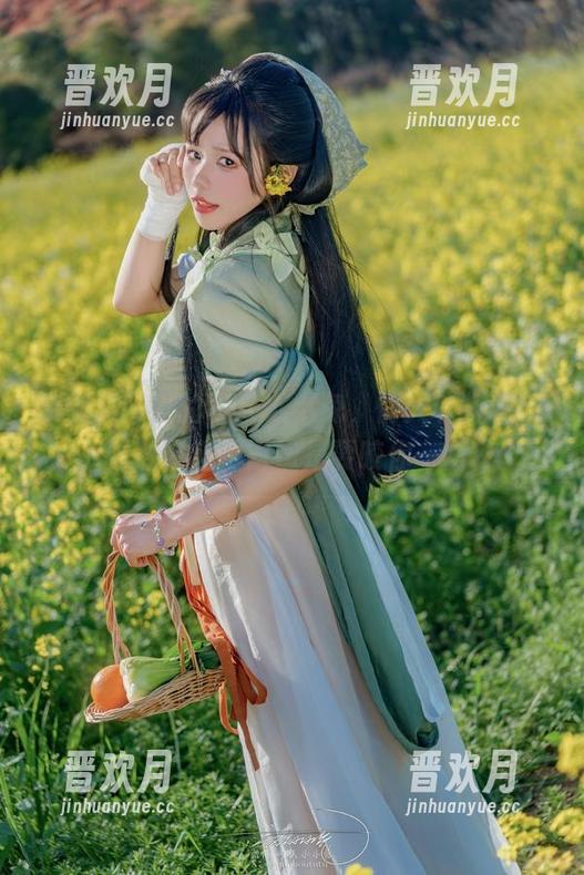 咬人小小兔 亲密又可爱的咬人小小兔,情人节特辑cos精选,自拍时像是要咬你一口?