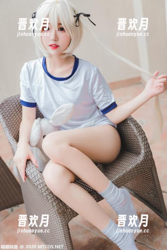喵糖映画 喵糖映画图集:制服少女,这里的青春太真实了,仿佛能闻到操场的气息。