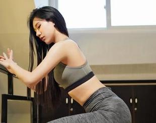 嗲囡囡 – Celina青妍新作免费图册，内衣里的小心思，等你细细品味。