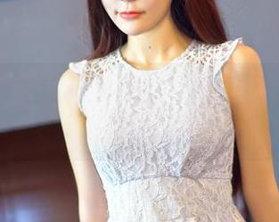 嗲囡囡 – 一张高清美图，娜依灵儿在天台上：失重的自由感？