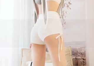 嗲囡囡 – 是美图还是光影交错？施忆佳KITTY和她的天台让我思考太多。