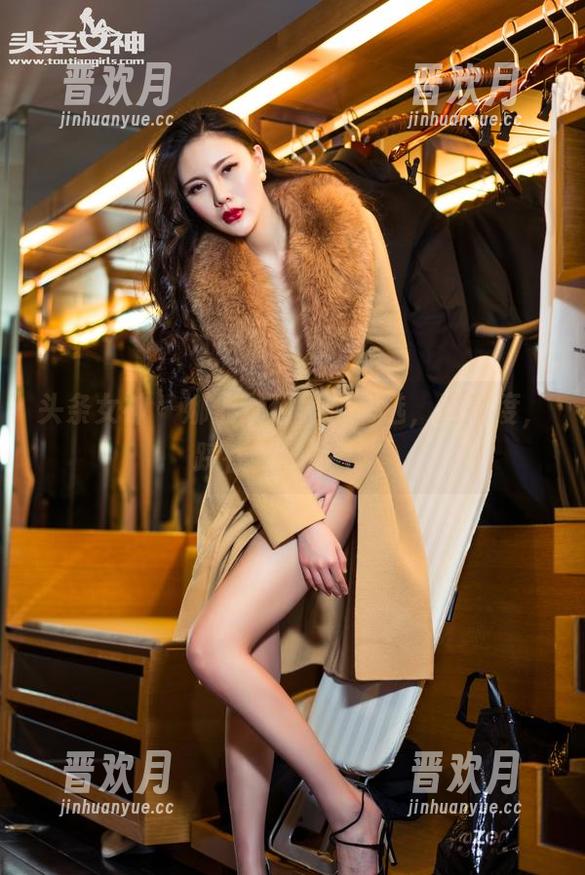 头条女神-娜依灵儿 头条女神 - 娜依灵儿美腿精选,这高度,踩在我心头上。