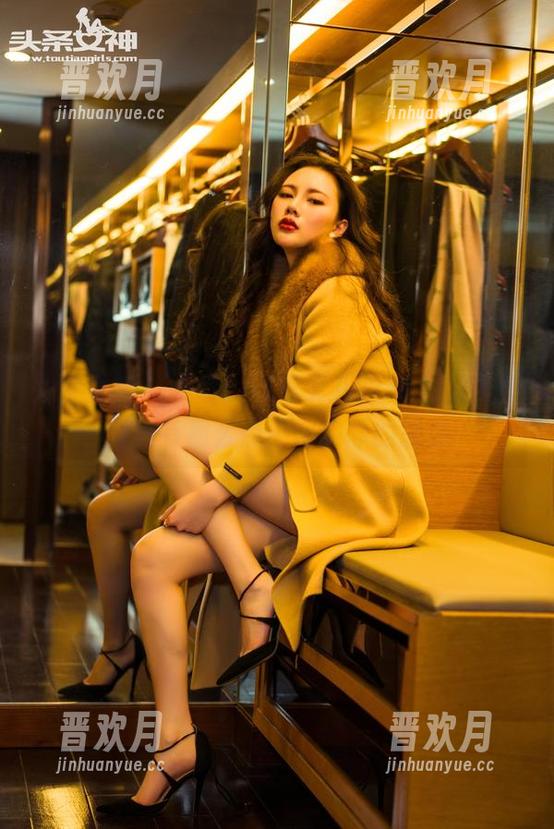 头条女神 - 不错！娜依灵儿的JK合集，脑海里有那么点不切实际的联想