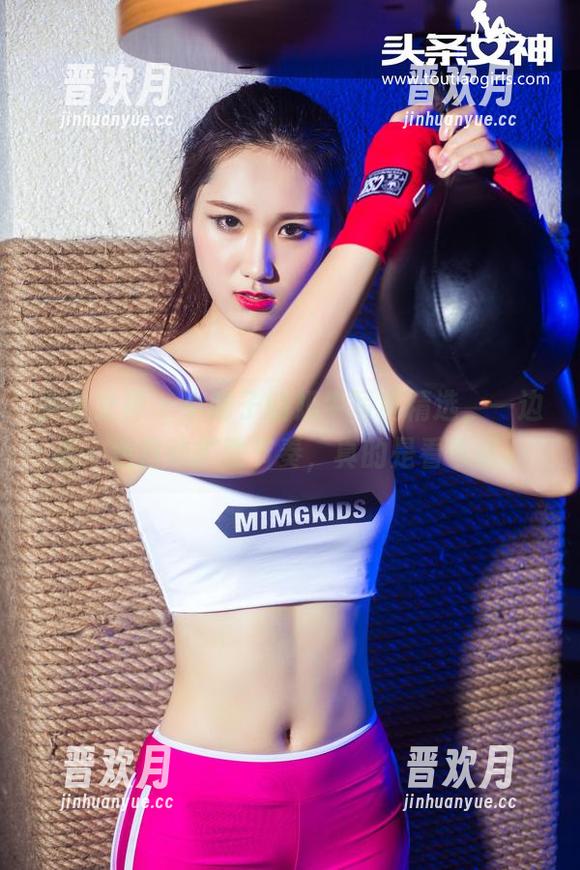 头条女神-小晴子 头条女神 - 小晴子的奶牛写真精选,一边看一边自动扩散节奏,真的是看不够。