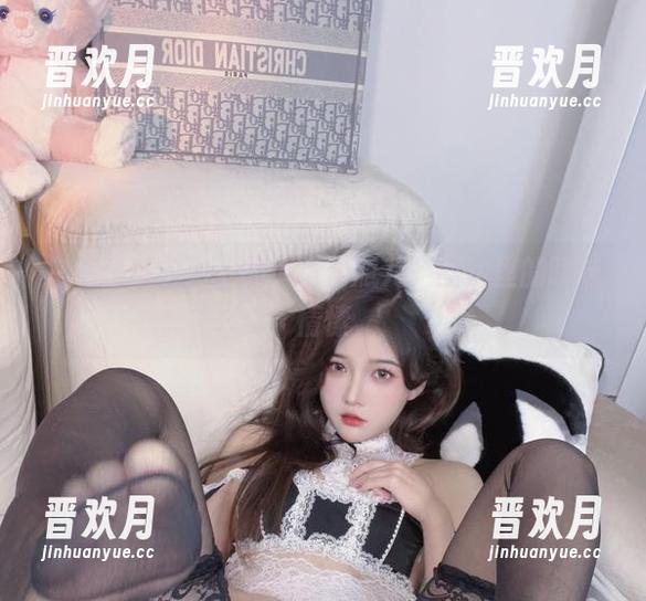 小小奶瓶儿 白色蕾丝包裹下的小小奶瓶儿,图片里的暧昧情愫