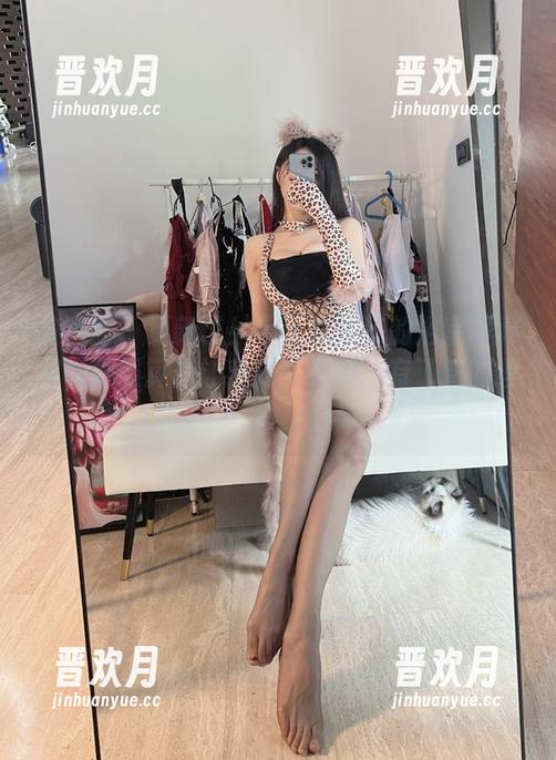 小玉吃果冻 微密圈 - 更新了!小玉吃果冻的浴室写真集,勉强算是让我对“蒸汽”有了新的理解。