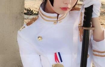 小野妹子w的写真让我想到了那些青涩的年纪，哦，那种“你说你喜欢我？”的气氛。
