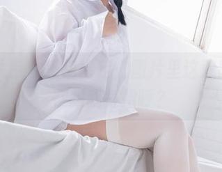 少女秩序 – 乐栀裸足，图片里这双脚是否在跟我打招呼？