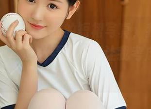 尤蜜荟 – 看费若拉的短裙写真，我突然觉得裤子根本没必要，高清让我考虑改变穿搭。
