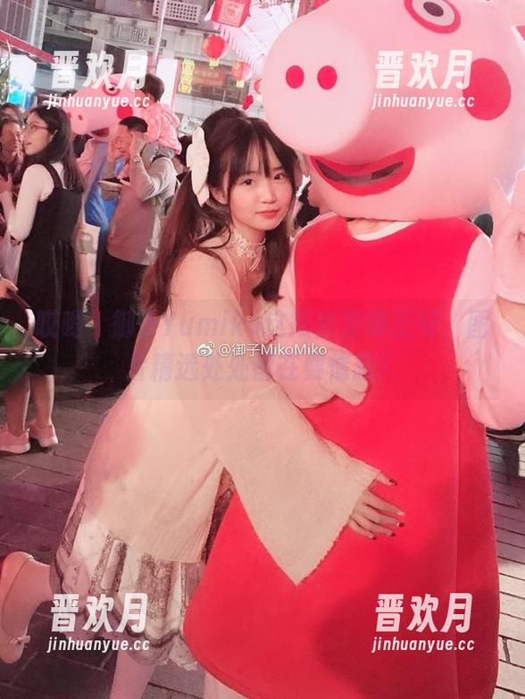 御子Yumiko 哎哟,御子Yumiko这短裤穿得正好,图片精选处处都在耍情趣!