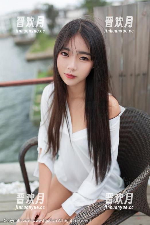 推女神-雪瑞Lisa 推女神 - 雪瑞Lisa的清纯照,套图里的清纯感比我上学时好太多了!