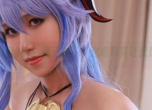 约尔礼服里的“桜满三时”，这组写真让我想到了…