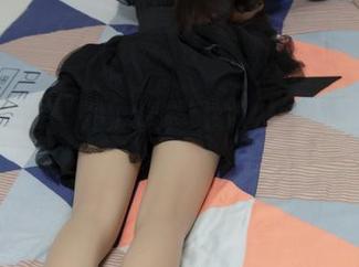 梦丝女神 – 旗袍飘动，灵唯似乎在和我打招呼——高清图片的诱惑！