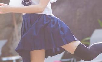 爱蜜社 – 若彤boomboom的写真，吊带下藏了多少小心思？